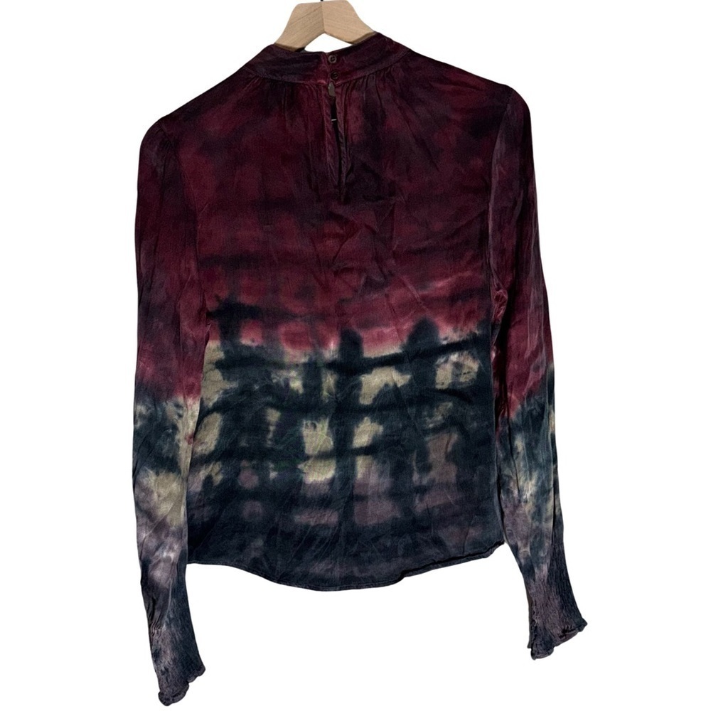 🌟 Cloth & Stone Tie Dye Mock Neck Smocked Cuff Top Size Small - Size S 🌟 - Picture 4 of 7